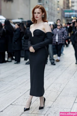 Madelaine Petsch [ madelaine-petsch-1 ] - Ass out let s smack it turn me red