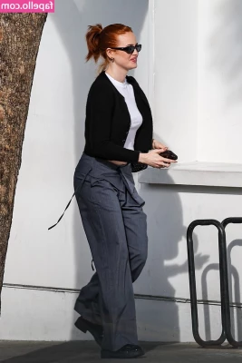 Madelaine Petsch [ madelaine-petsch-1 ] - Wanna grab them