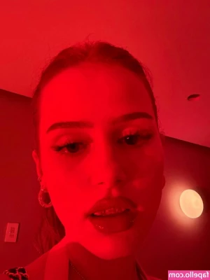 Madelaine Petsch [ madelaine-petsch-1 ] - All wet pic  3
