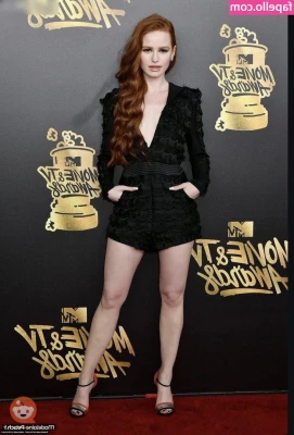Madelaine Petsch [ madelaine-petsch-1 ] - Someone recently mentioned they enjoy my behind the scenes footage,