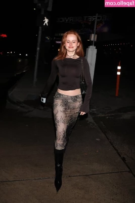 Madelaine Petsch [ madelaine-petsch-1 ] - Today i had a new burger which i actually liked a lot🤤 Any