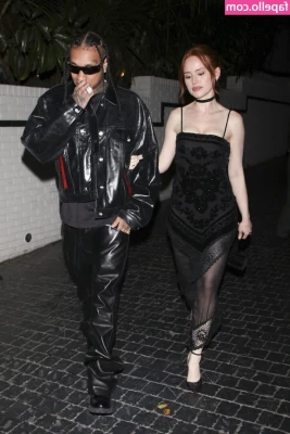Madelaine Petsch [ madelaine-petsch-1 ] - My pussy when his breathe touches my ear part 1