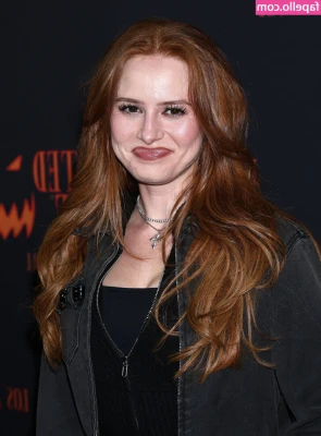 Madelaine Petsch - Out Now Content Set