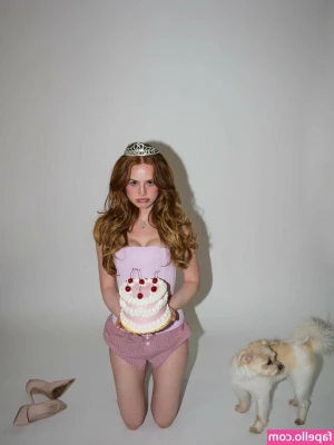 Madelaine Petsch [ madelaine-petsch-1 ] - Help me get the bubbles off my feet. Two hrs in the bathtub and I’m