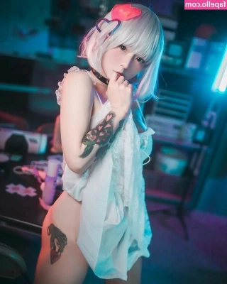 Maruemon - Having some fun
