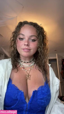 Hannah Blanco [ hannah-blanco ] - Would you take me on a date?
