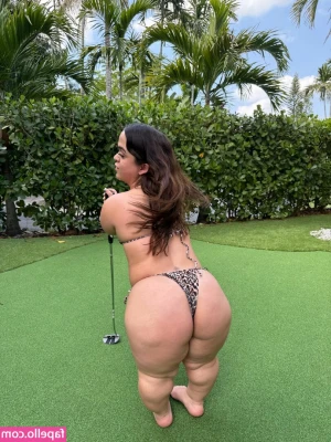 Lía Andrea [ la-andrea ] - Rental car rub