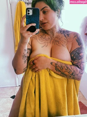 Austen Marie [ austen-marie-7 ] - My newest video on sell is so really hot 🔥 I squirt on my boots