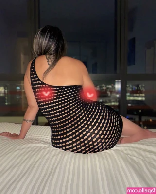 Deidre_w [ deidre-w ] - I woke up super horny, need someone to play with me all day 😫
