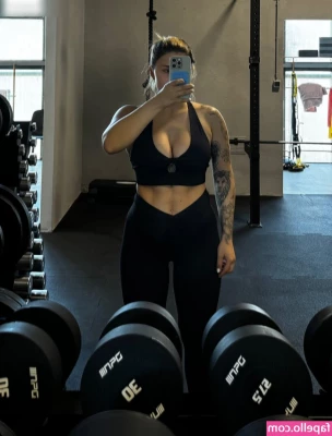 Salome Sylvana [ salome-sylvana ] - Start your week with me, your little freak. 😈