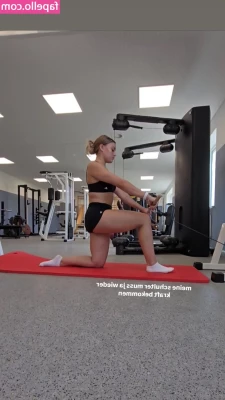 Emma Malewski [ emma-malewski ] - Thinking about you naked makes me move my ass like a little slut