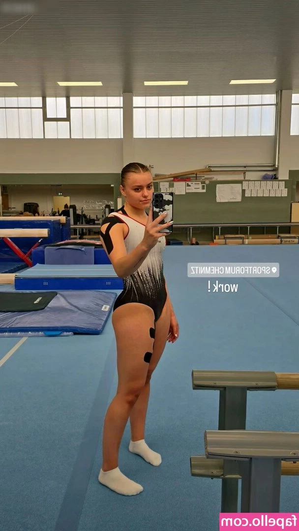 Emma Malewski [ emma-malewski ] - 🔥Hot brunette with a Brazilian figure but Slavic