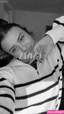 Emma Malewski [ emma-malewski ] - Sunday Funday