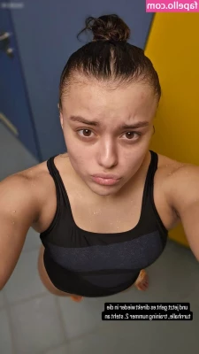 Emma Malewski [ emma-malewski ] - Keep an eye out in your DM for part two of playing with this dildo 