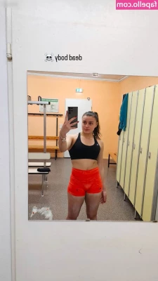 Emma Malewski [ emma-malewski ] - Happy Friday. An original thank you song for my Onlyfans supporters