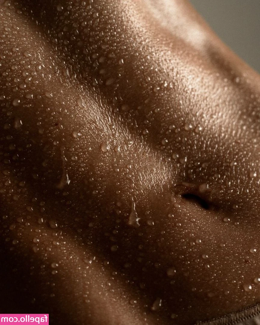 Anastasia Zolotaia [ anastasia-zolotaia ] - Feeling pretty hot tonight! Xx