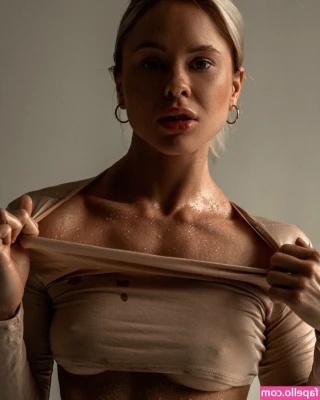 Anastasia Zolotaia [ anastasia-zolotaia ] - También quieres que te enseñe mi cuerpecito? 😜😳 No sabes