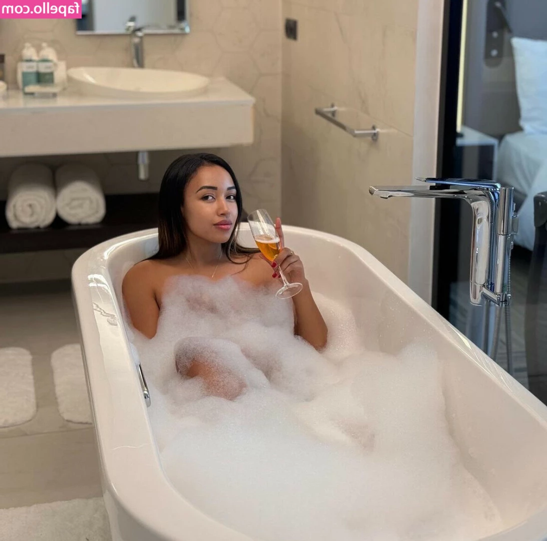 Cyberho33 [ cassie ] - After every monthly subscription you will receive a free pic