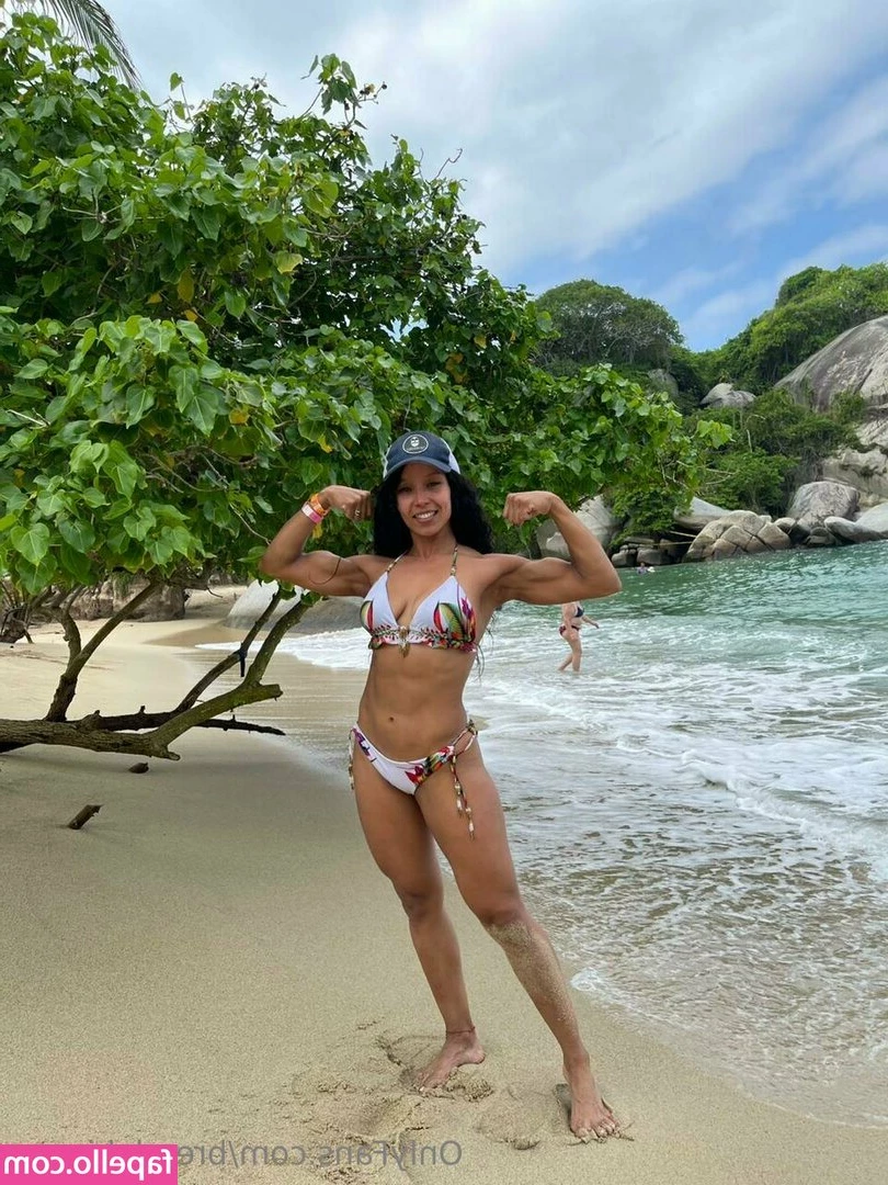 Selena Rossi [ selena-rossi ] - Hey are you interested in Mommy domme or Goddess worship with me? DM