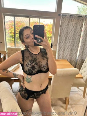 DirtyKittyKatt - Playing with the hot makeup artist’s boobs on set 💓