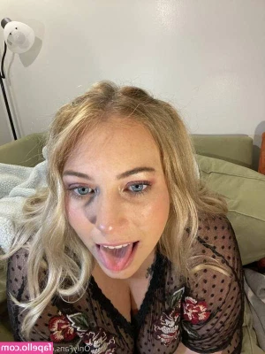 bbwtarah - Oh WOW Just WOW I TOLD you that my neighbours CAN hear you He is