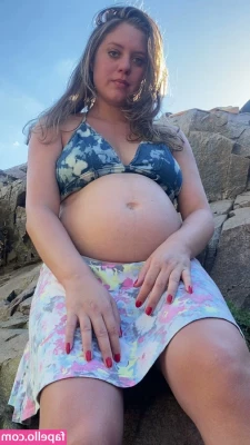 luraymama [ luraymama-2 ] - Even after posting nudes for years  I m a little shy