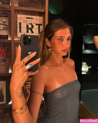 Mollie Mae [ mollie-mae ] - Oh looky, ur gf 👀