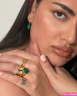 Irena Drezi [ irena-drezi ] - The thought of being shared around gets me so fucking wet, honestly.