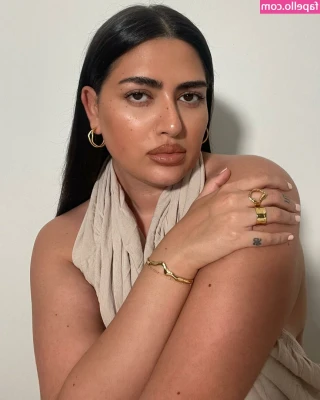 Irena Drezi [ irena-drezi ] - Sexy selfies. Let's swap