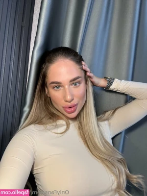 MimiPolina - Goodmorning  I hope you like oily feet cause I took some pics and I