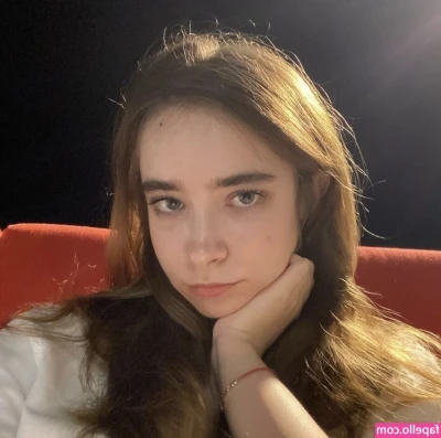 Alessia M [ alessia-m ] - I'm up for something fun, DM me 😈