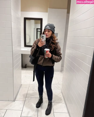 marzz - This is what you get to see and hear when you show up to my Lives 