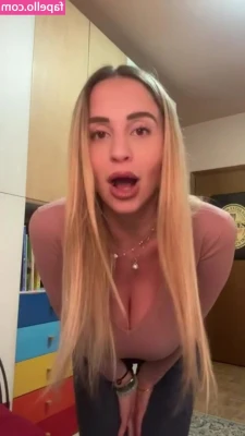 Maria Arreghini [ maria-arreghini ] - 4/20 bundle is waiting for you full HD set and video 💨 