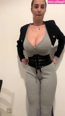 Maria Arreghini [ maria-arreghini ] - Love touching my titties!