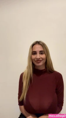 Maria Arreghini [ maria-arreghini ] - Check those DM's for something sweet 👀 🍭