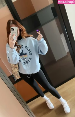 breebunn - AD  FREE   subscribe on her channel for a FREE COCK RATE  