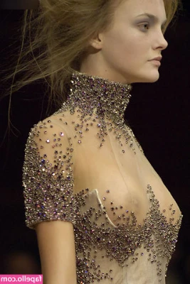 Caroline Trentini [ caroline-trentini ] - pull them aside for easy access