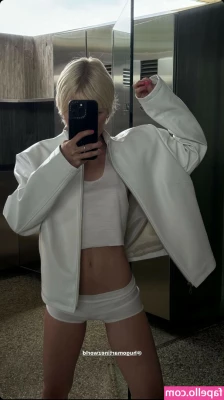 Courtney Mawhorr [ courtney-mawhorr ] - Piena di schiuma ma vorrei fosse altro