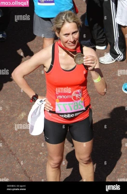 Sophie Raworth [ sophie-raworth ] - My eyes are up here, sir! Oh, wait! 🤫