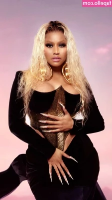 Nicki Minaj [ nicki-minaj ] - Are you ripping it off or cutting it off