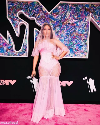 Nicki Minaj [ nicki-minaj ] - The Birthday Slut want's you to stroke for her booty 😈