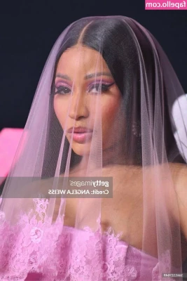 Nicki Minaj [ nicki-minaj ] - Imagine licking the sweet  sticky syrup off