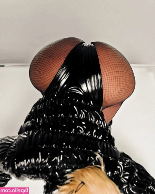 Nicki Minaj [ nicki-minaj ] - Morning coffee