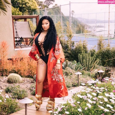 Nicki Minaj [ nicki-minaj ] - SQUIRTING LIVE TOMORROW