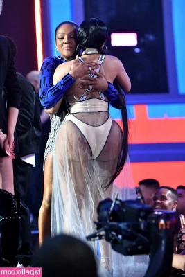 Nicki Minaj [ nicki-minaj ] - I hope you like mirror shots becuase oh boy do I have some for you