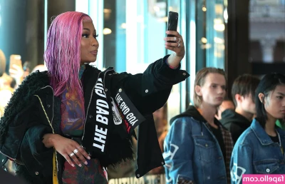 Nicki Minaj [ nicki-minaj ] - Hey you all   I miss you   It s been a min   I m working on new