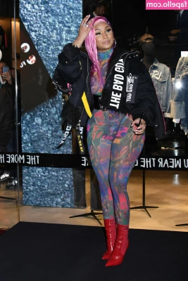 Nicki Minaj [ nicki-minaj ] - How would you use me? Choose one or comment.