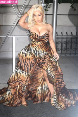 Nicki Minaj [ nicki-minaj ] - lets slap it on your face a few times... slap slap slap slap