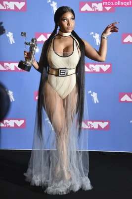 Nicki Minaj [ nicki-minaj ] - Happy Sunday