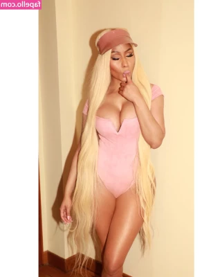 Nicki Minaj [ nicki-minaj ] - fat booty in tiny bikini and stripper heels. jiggling, squatting,